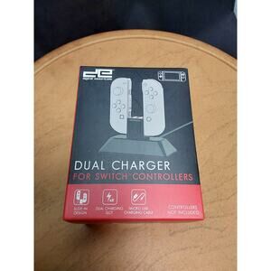 Dual charger for Switch Controllers by Digital Essentials New sealed Box